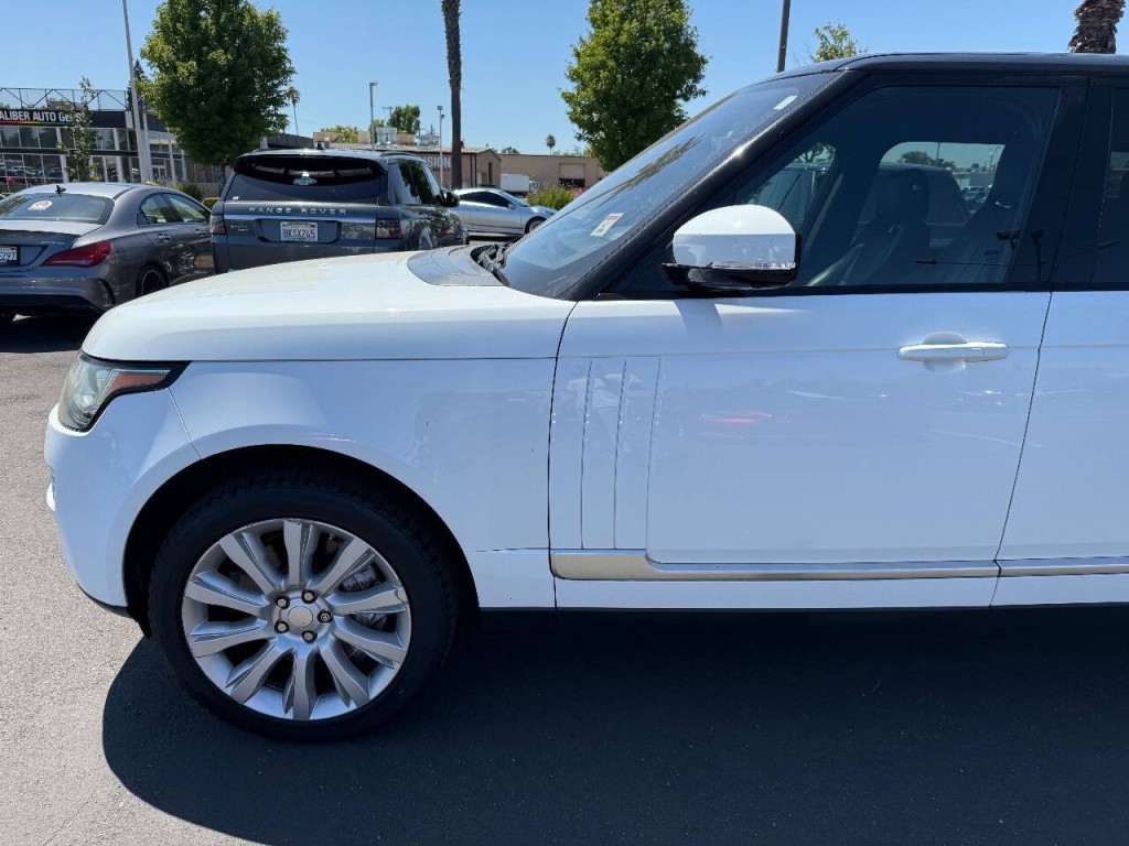 2014 Land Rover Range Rover Image 39