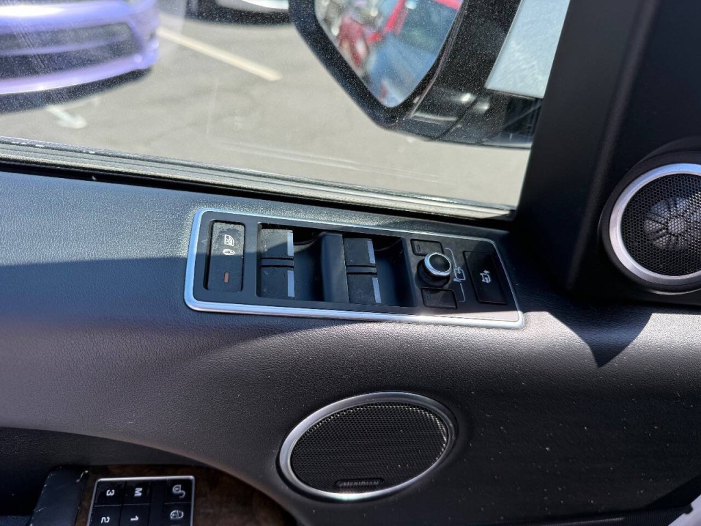 2014 Land Rover Range Rover Image 20