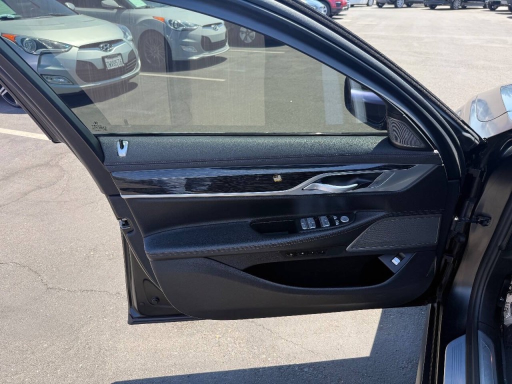 2019 BMW 7 Series Image 18