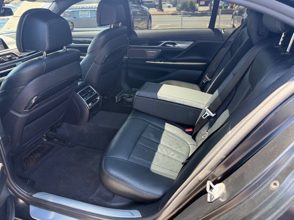 2019 BMW 7 Series Image 23