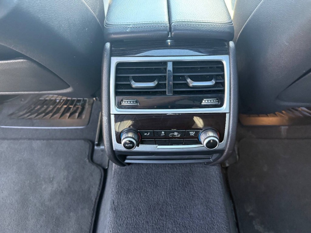 2019 BMW 7 Series Image 24