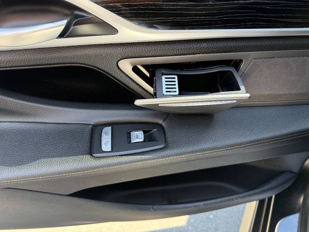 2019 BMW 7 Series Image 25
