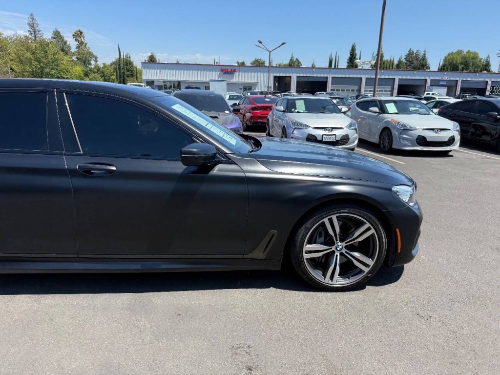 2019 BMW 7 Series Image 36