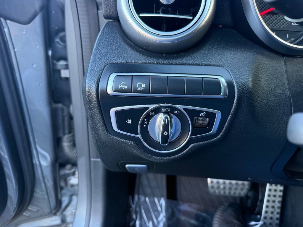 2018 Mercedes-Benz C-Class Image 21