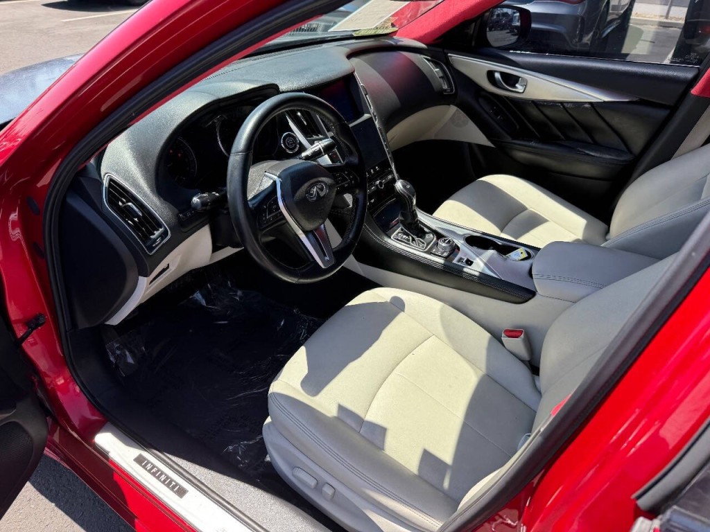 2021 INFINITI Q50 Image 10