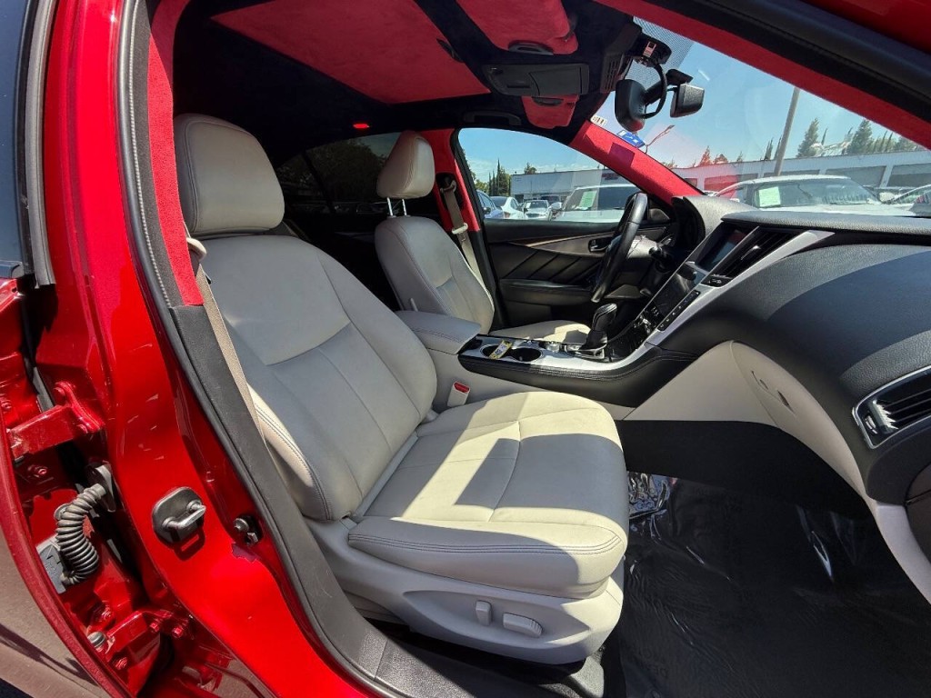 2021 INFINITI Q50 Image 30