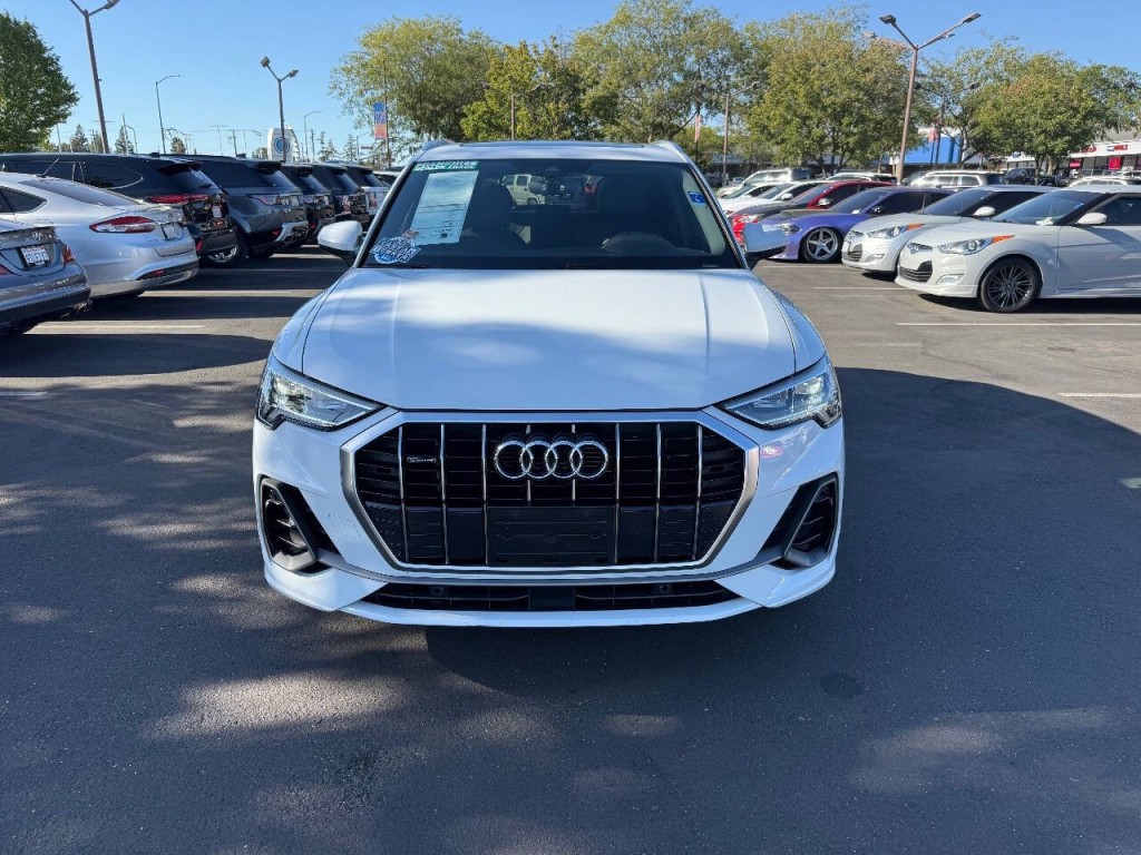 2021 Audi Q3 Image 2