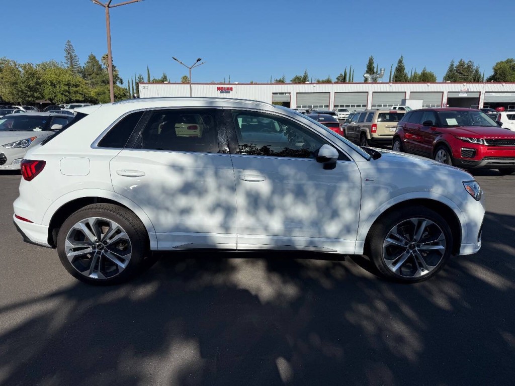 2021 Audi Q3 Image 4