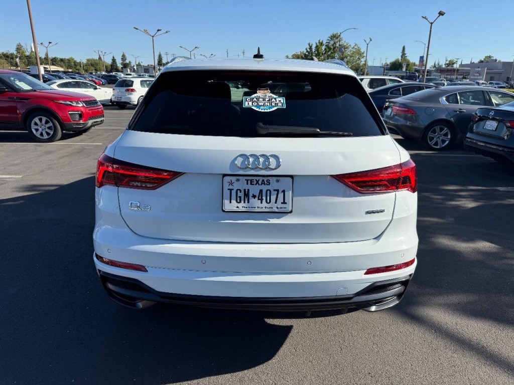 2021 Audi Q3 Image 6
