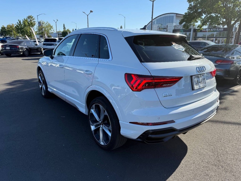 2021 Audi Q3 Image 7