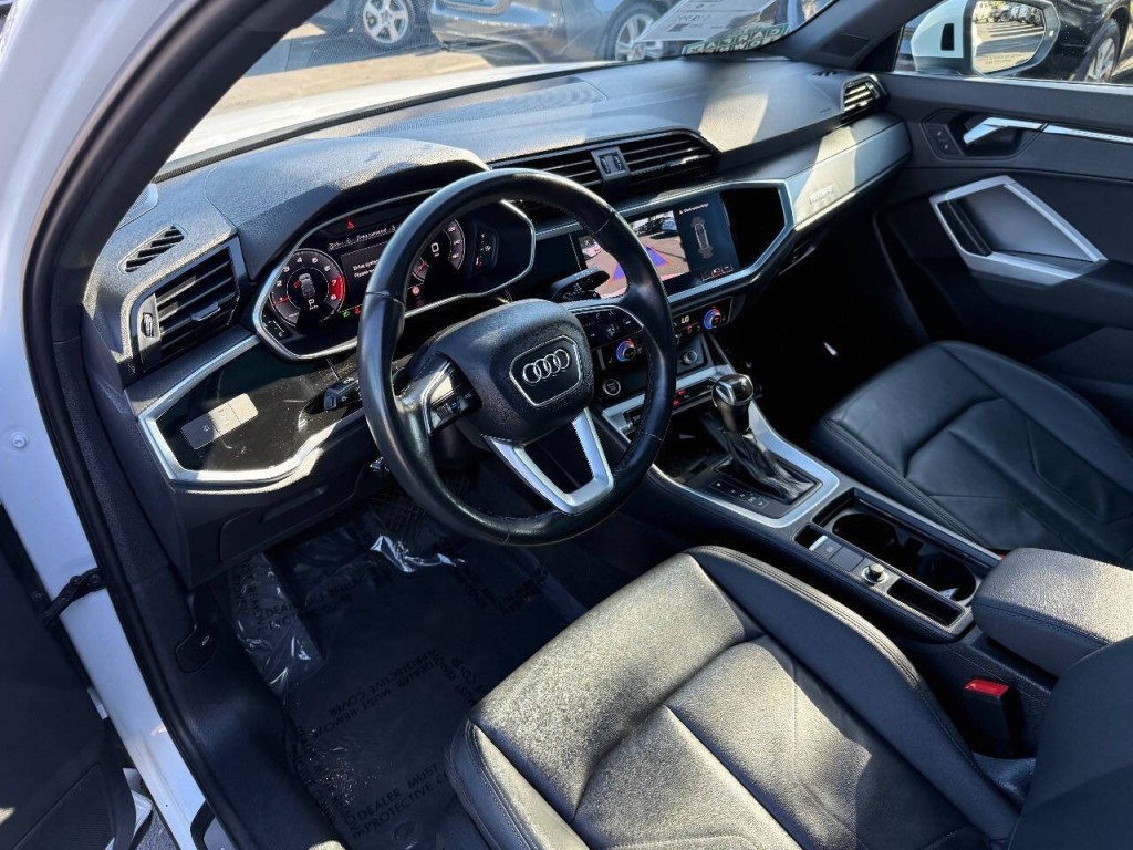 2021 Audi Q3 Image 9