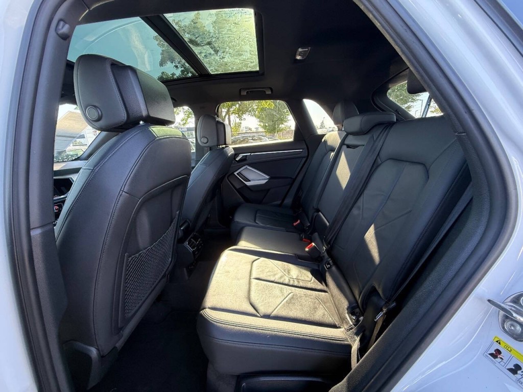 2021 Audi Q3 Image 30