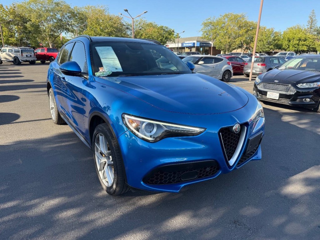 2018 Alfa Romeo Stelvio Image 3