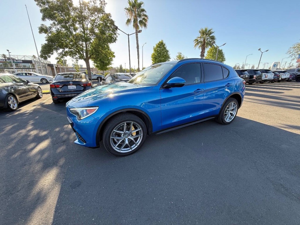 2018 Alfa Romeo Stelvio Image 9