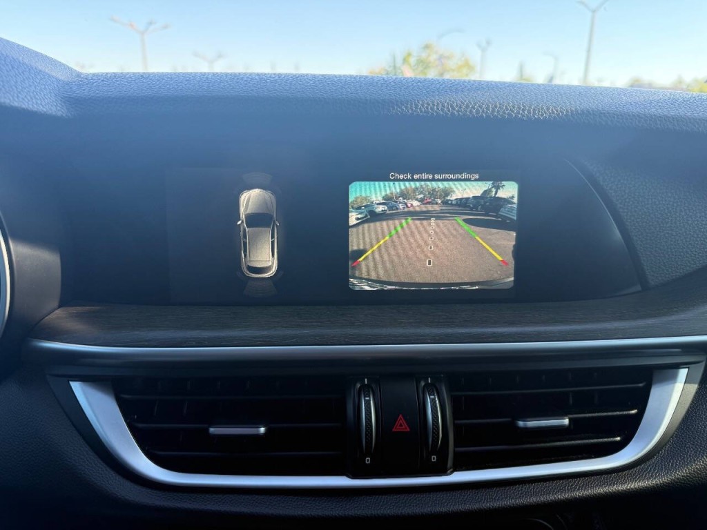 2018 Alfa Romeo Stelvio Image 18