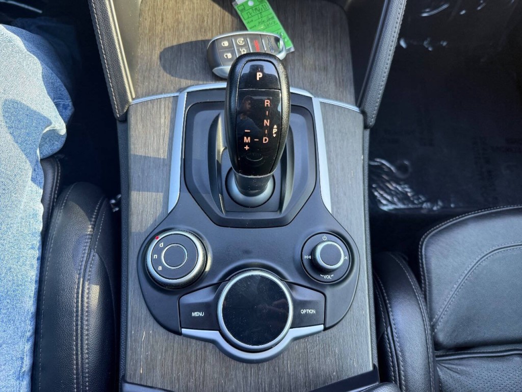 2018 Alfa Romeo Stelvio Image 20