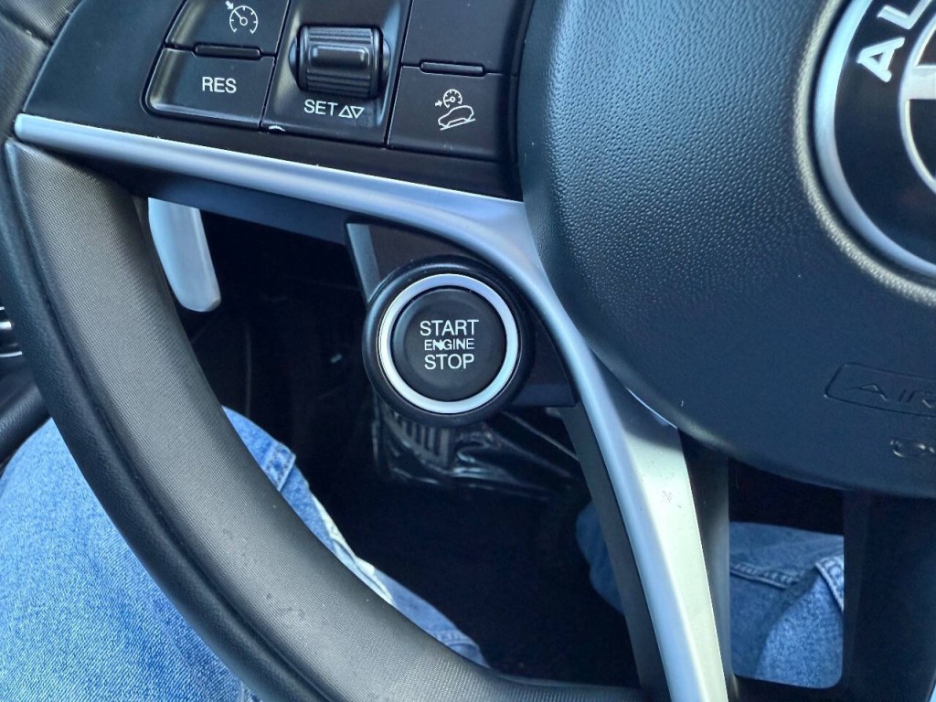 2018 Alfa Romeo Stelvio Image 21