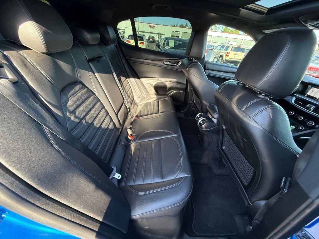 2018 Alfa Romeo Stelvio Image 40