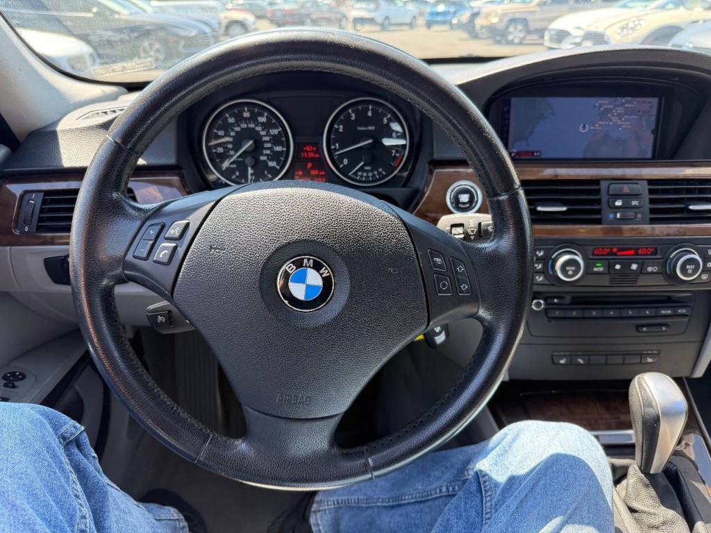 2009 BMW 3 Series Image 10