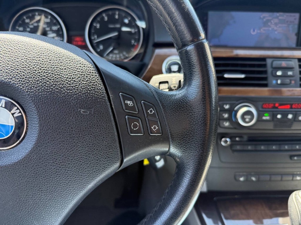 2009 BMW 3 Series Image 11