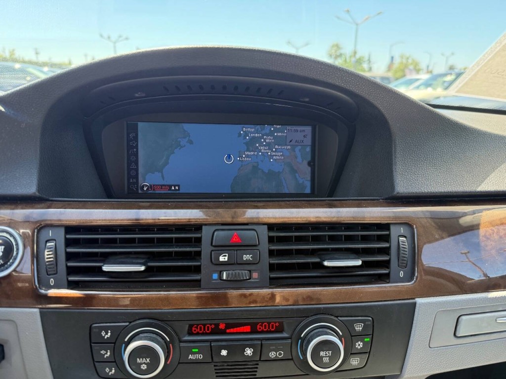 2009 BMW 3 Series Image 14