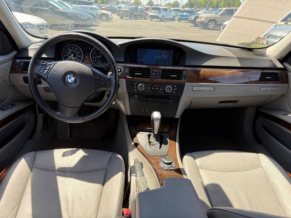 2009 BMW 3 Series Image 24