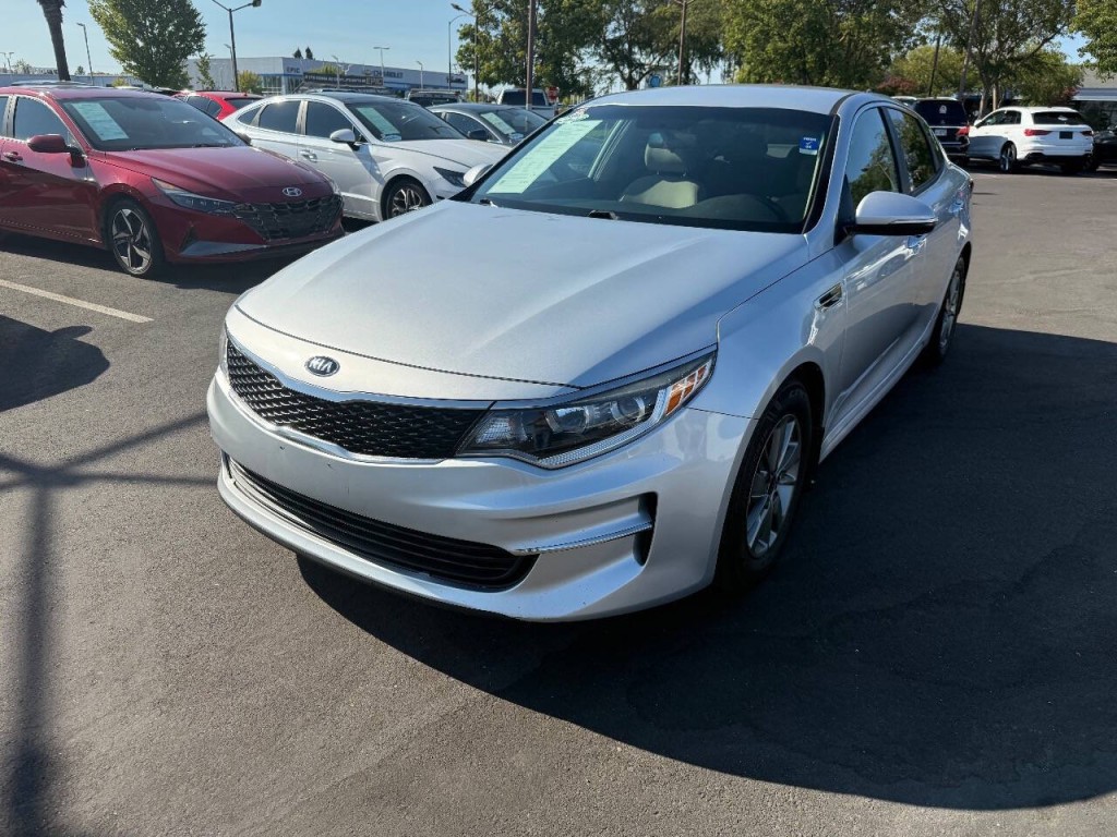 2016 Kia Optima Image 1