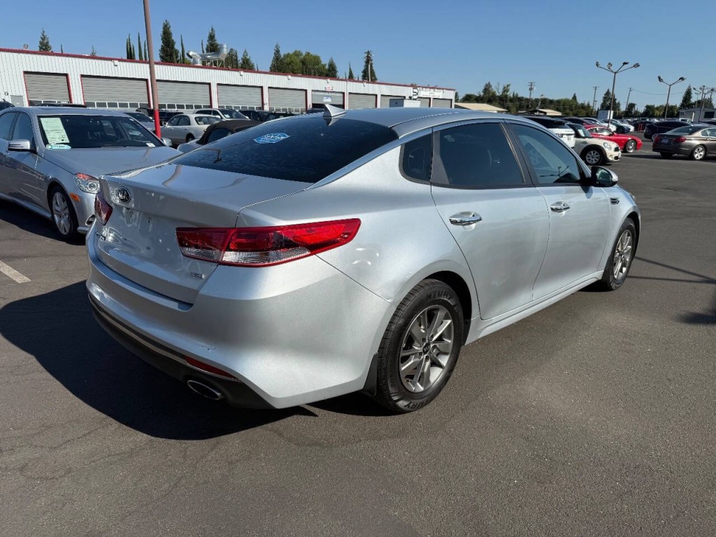 2016 Kia Optima Image 5