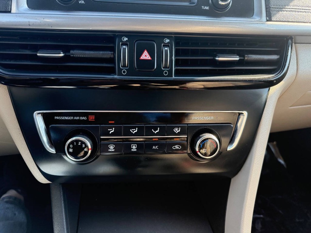 2016 Kia Optima Image 17