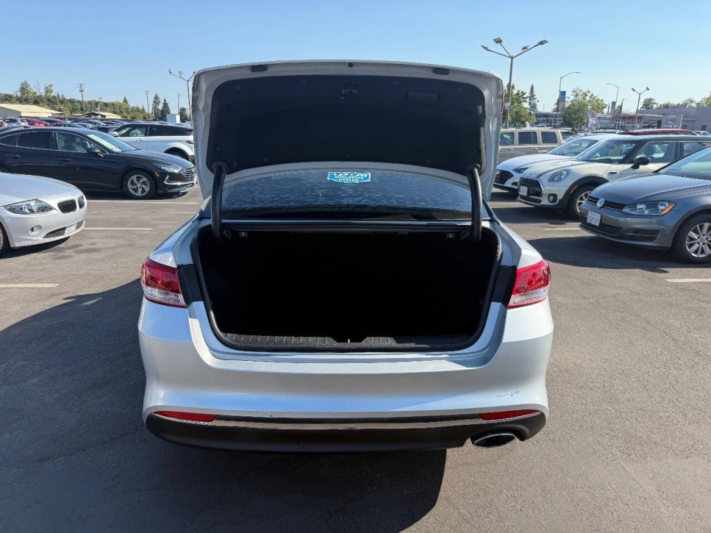 2016 Kia Optima Image 24