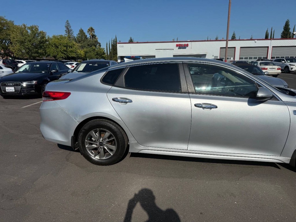 2016 Kia Optima Image 32