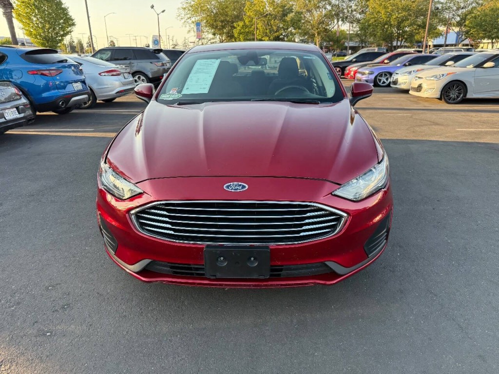 2019 Ford Fusion Image 2