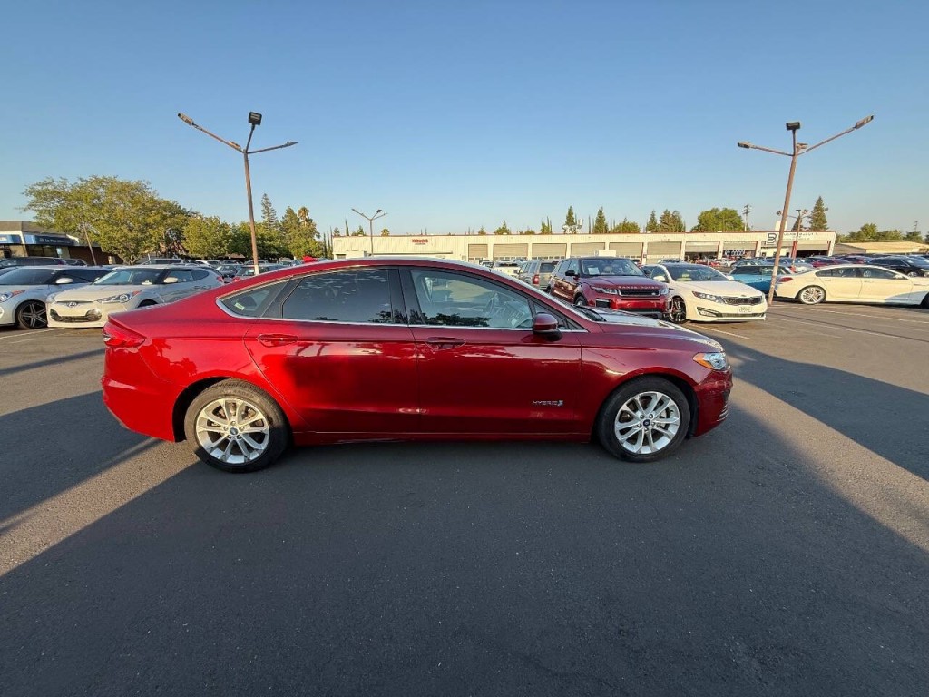 2019 Ford Fusion Image 4
