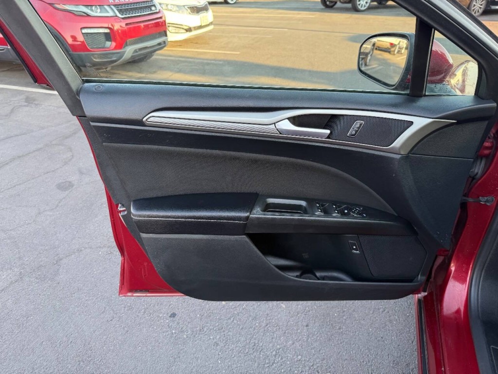 2019 Ford Fusion Image 18