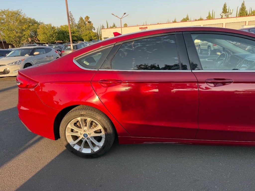 2019 Ford Fusion Image 30