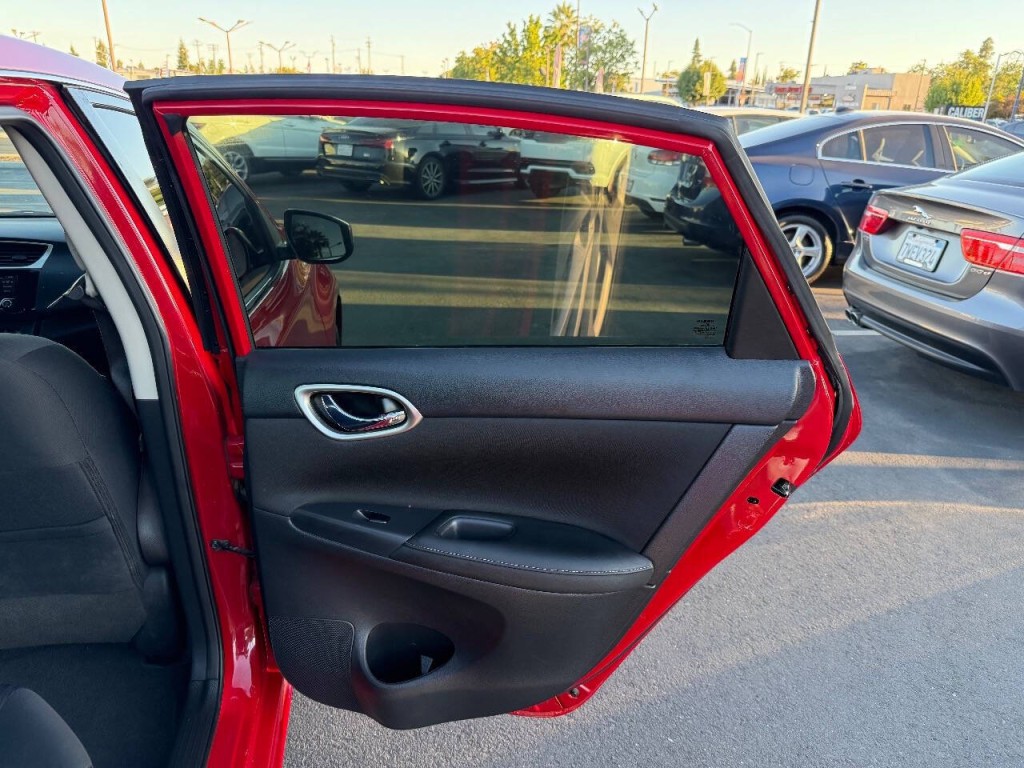 2018 Nissan Sentra Image 28