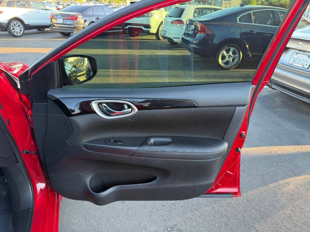 2018 Nissan Sentra Image 30