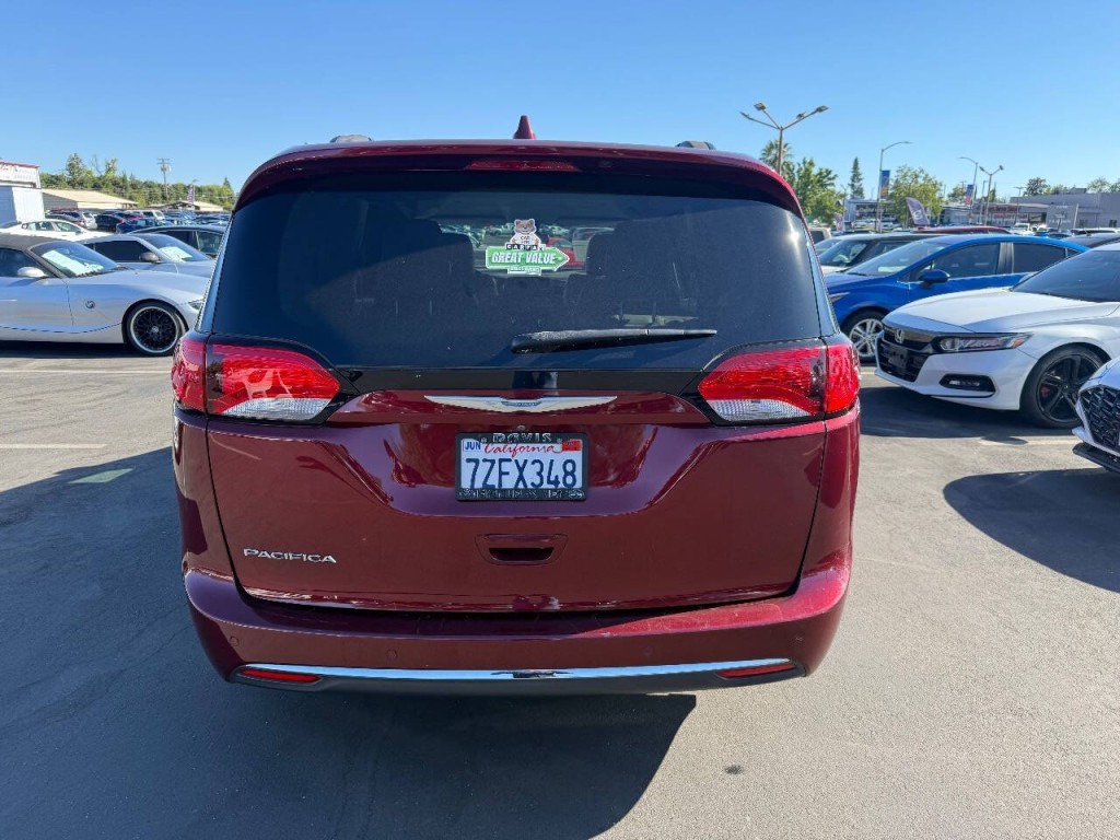 2017 Chrysler Pacifica Image 6
