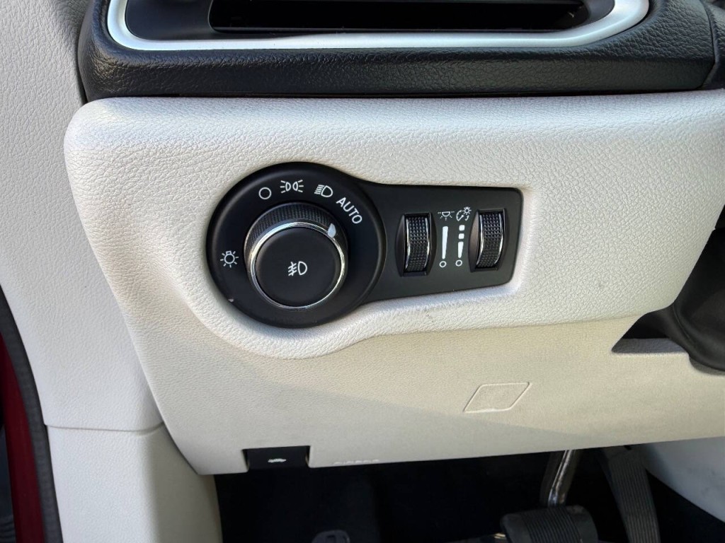 2017 Chrysler Pacifica Image 17