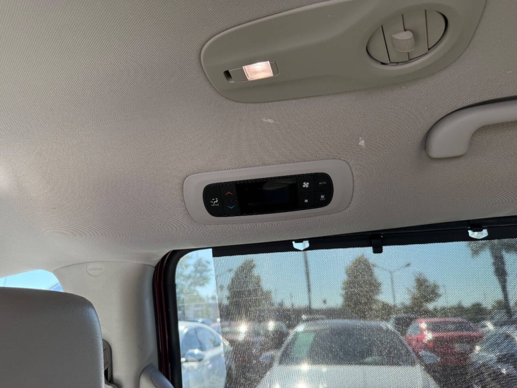 2017 Chrysler Pacifica Image 23