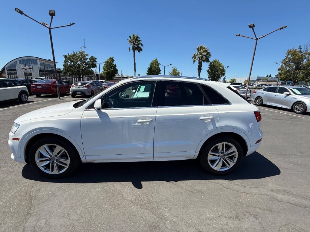 2016 Audi Q3 Image 8
