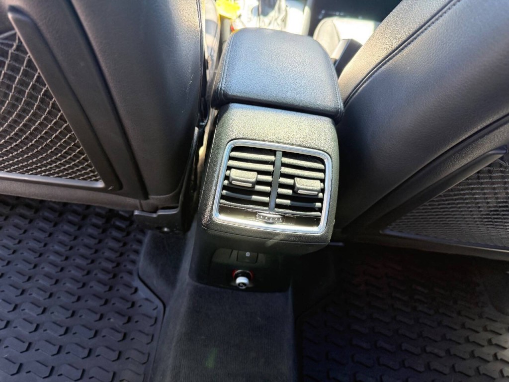 2016 Audi Q3 Image 11