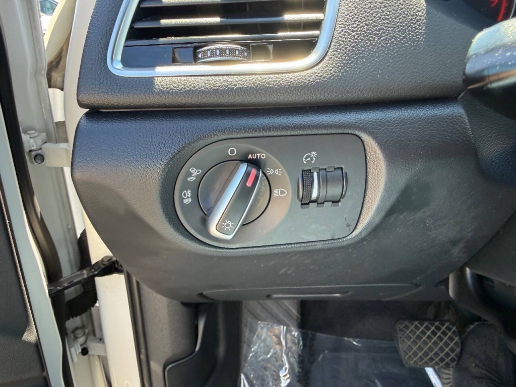 2016 Audi Q3 Image 21
