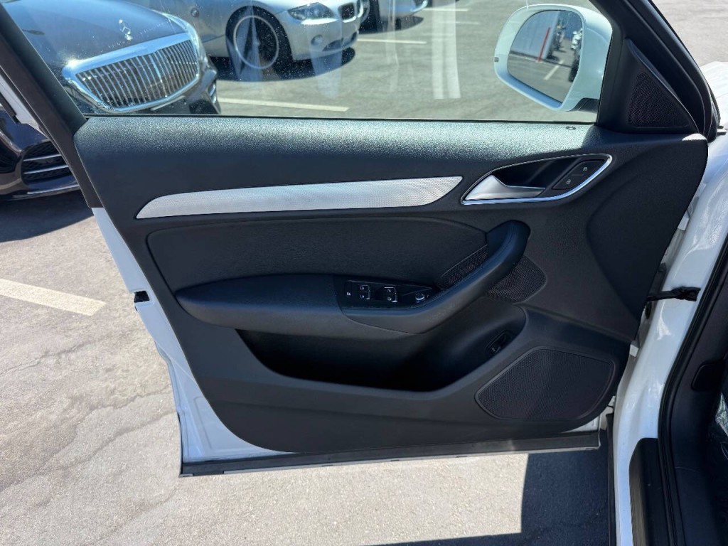 2016 Audi Q3 Image 22