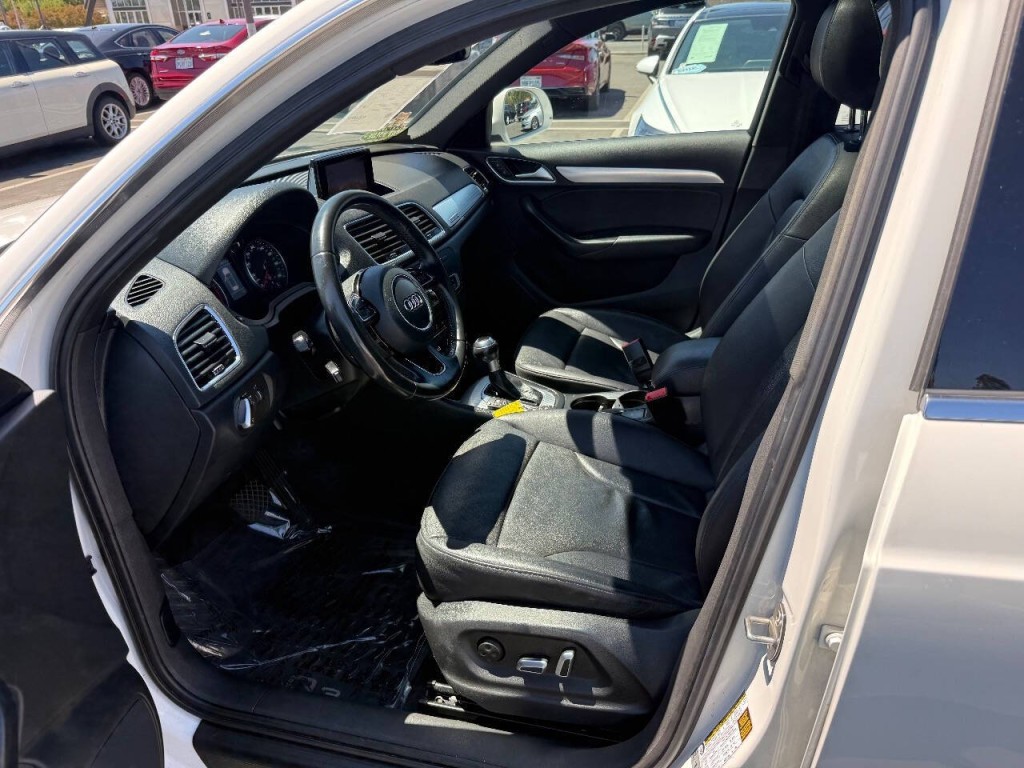 2016 Audi Q3 Image 26