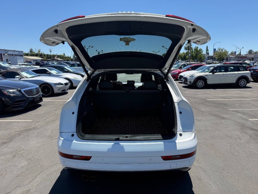 2016 Audi Q3 Image 30