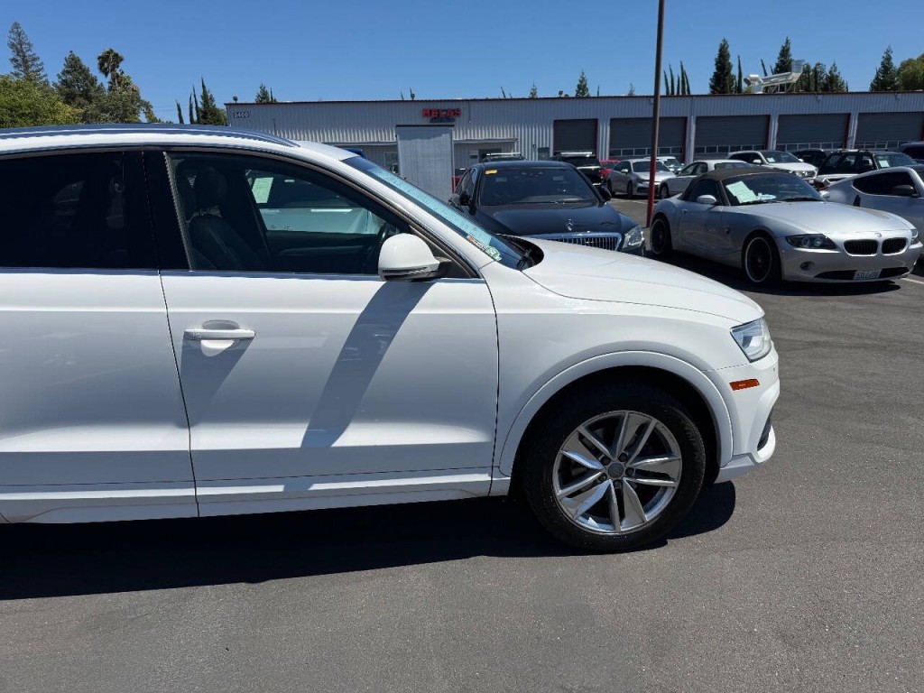 2016 Audi Q3 Image 37