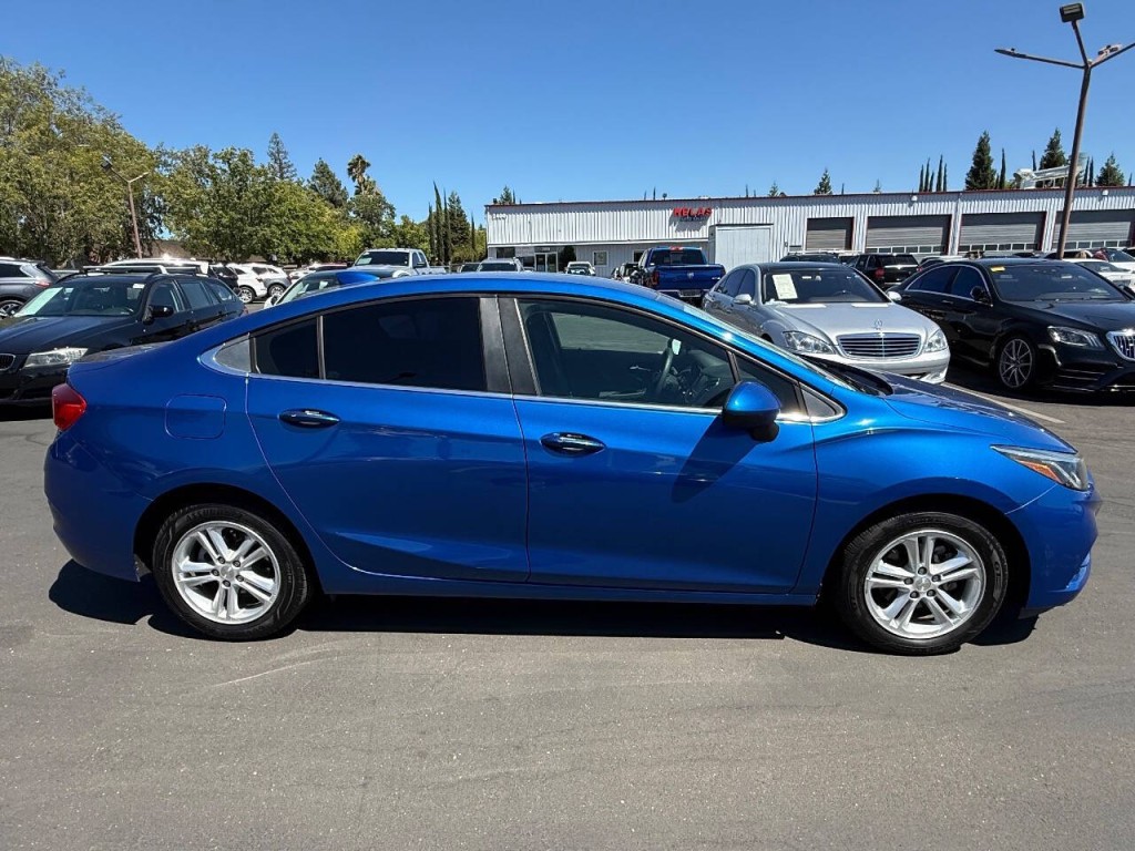 2017 Chevrolet Cruze Image 4