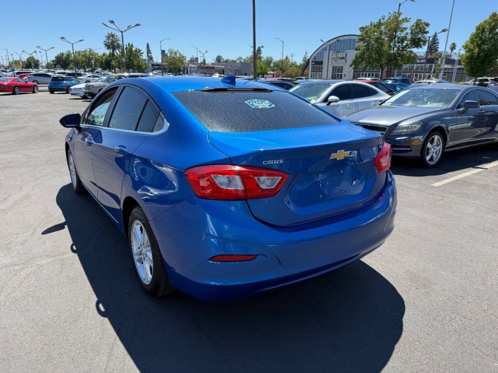 2017 Chevrolet Cruze Image 7