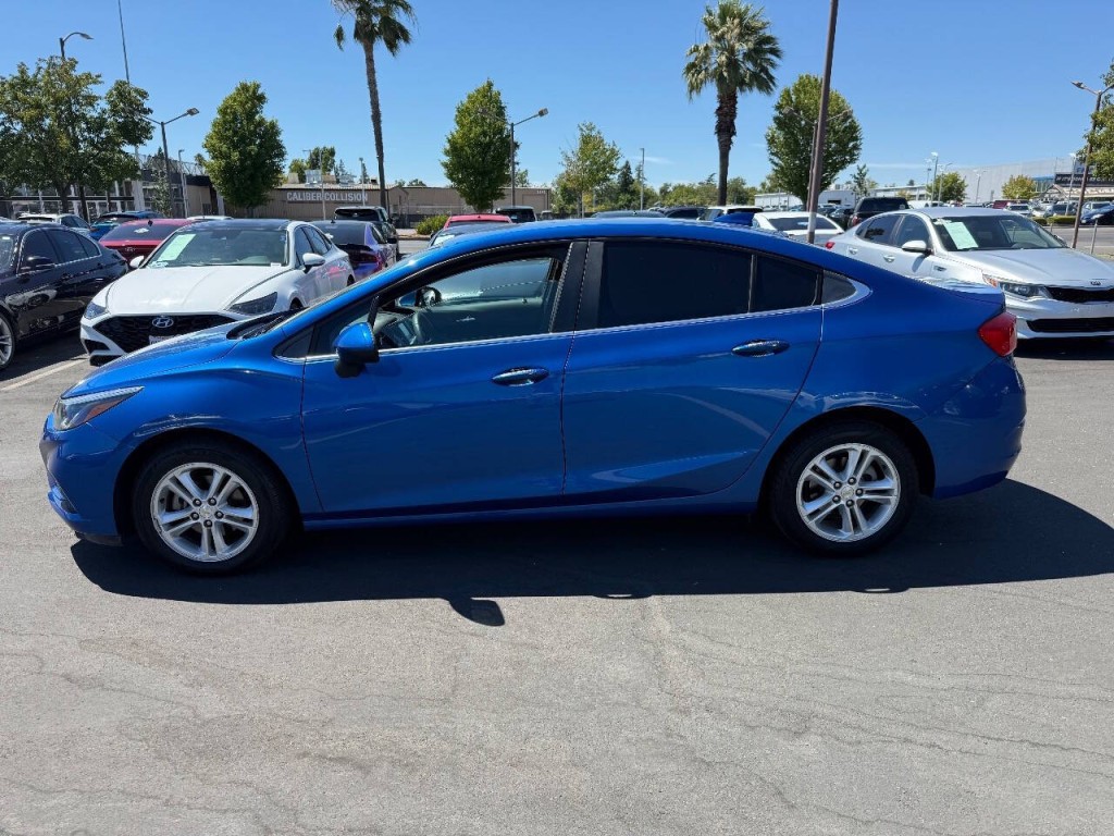 2017 Chevrolet Cruze Image 8